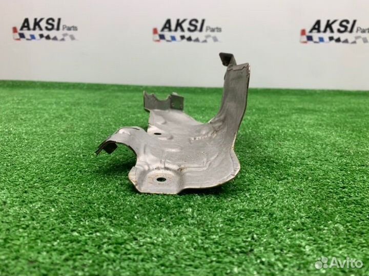 Теплоизоляционный экран правый Bmw 6 F13 N63B44B
