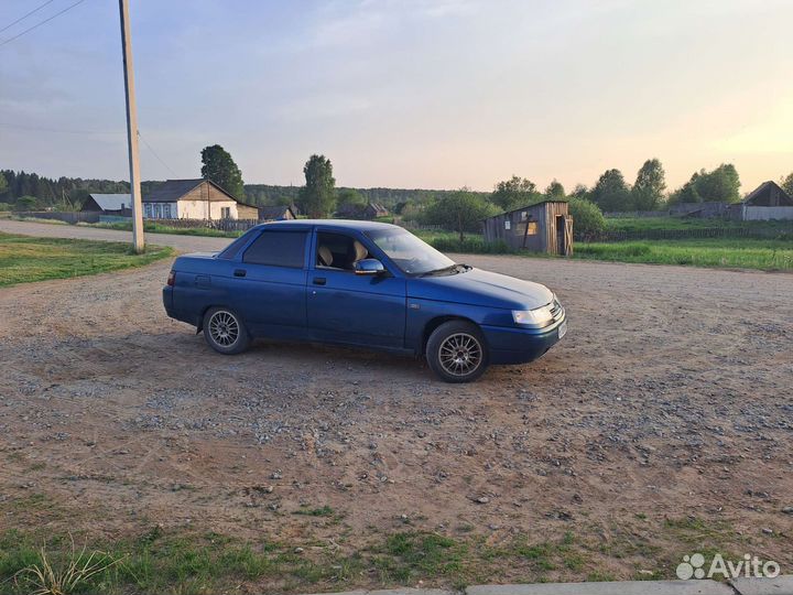 ВАЗ 2110 1.5 МТ, 2004, битый, 200 000 км