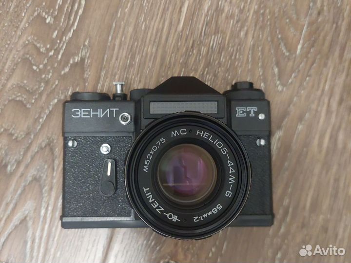 Пленочный фотоаппарат Зенит ет (Helios-44m-6)