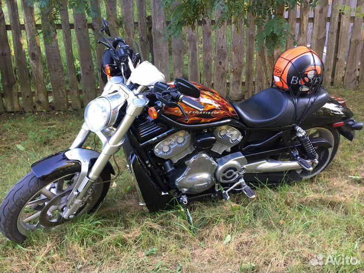 Накладка запчасть на бак harley davidson v-rod