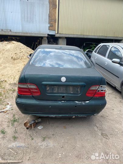 В разбор на запчасти mercedes GLK купе