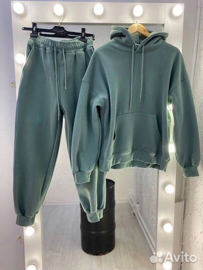 Костюм женский