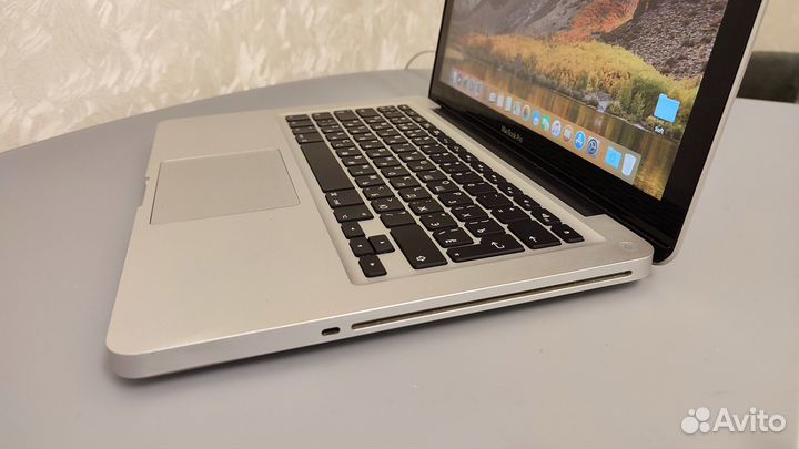 Macbook Pro 13,3