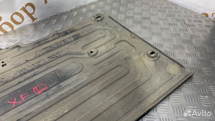 Защита днища левая Jaguar Xf CC9