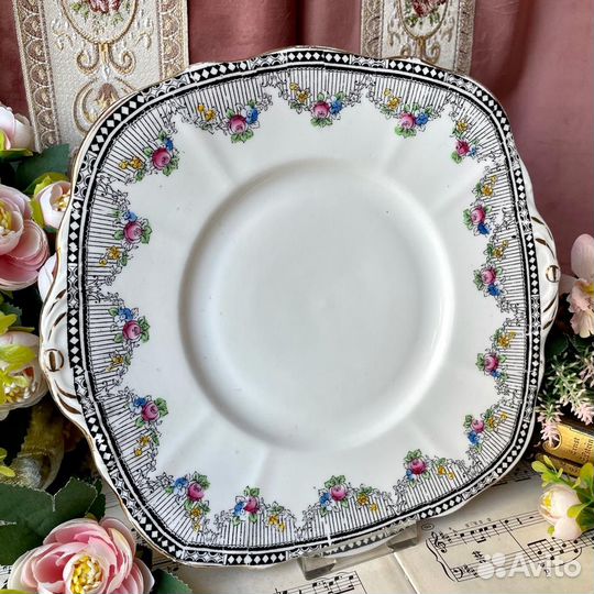 Антикварное блюдо. Фарфор. Англия