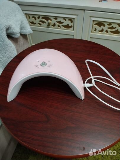 Лампа для сушки ногтей