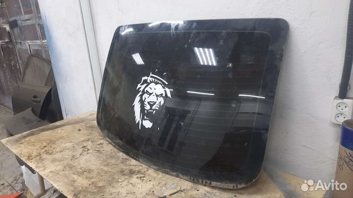 Заднее стекло mazda 3 bk седан оригинал