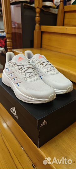 Кроссовки Adidas 40 размер оригинал