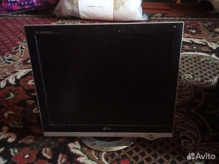 Монитор LG flatron L1720B