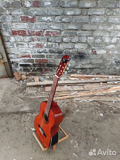 Классическая гитара Valencia