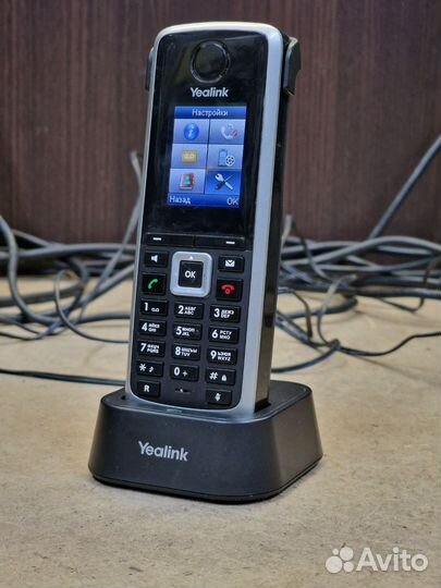 Трубка со стаканом и блоком питания Yealink W52H