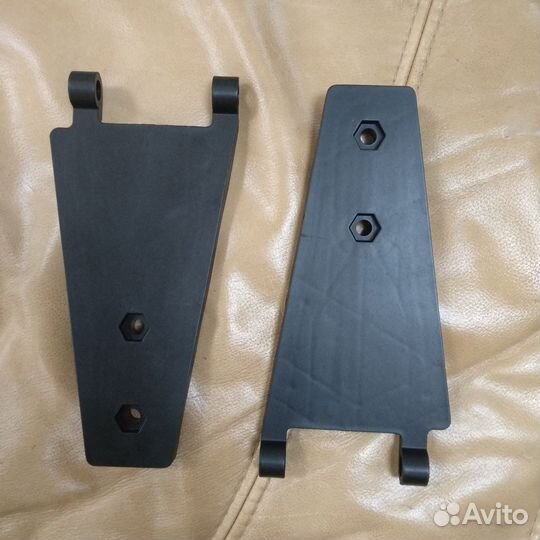 Петли двери 15107822 Volvo BL