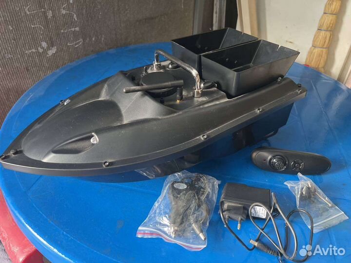 Прикормочный кораблик