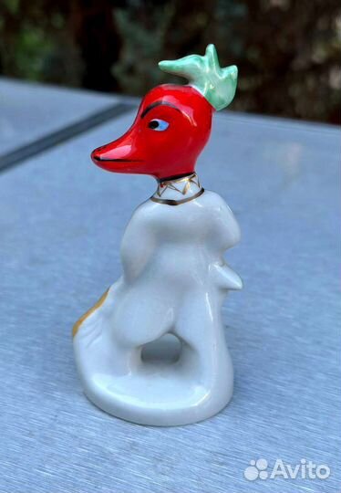 Фарфоровая статуэтка