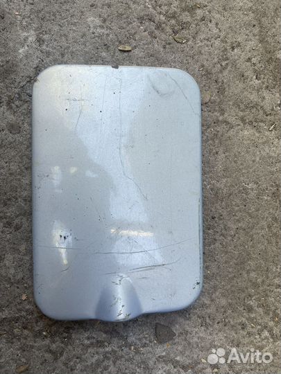 Крышка лючка бензобака 2110