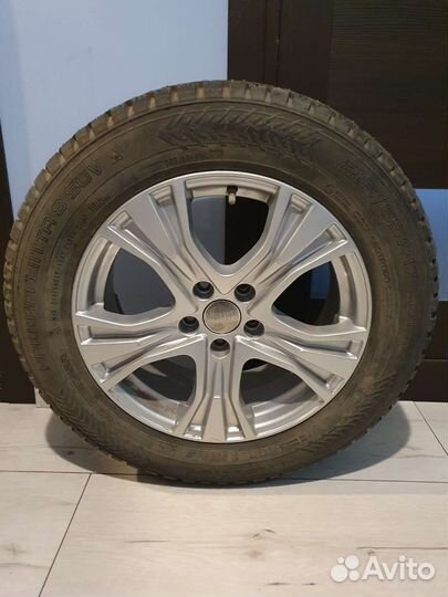 Nokian Tyres Hakkapeliitta 8 SUV 215/65 R17