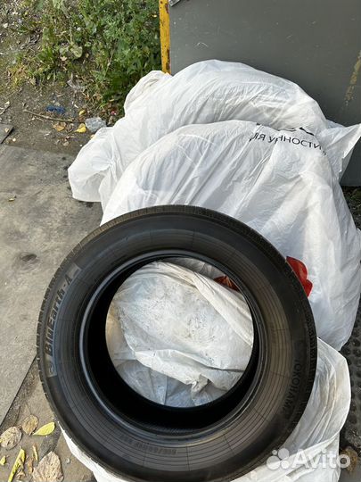 Yokohama BluEarth-A 215/65 R17 99V