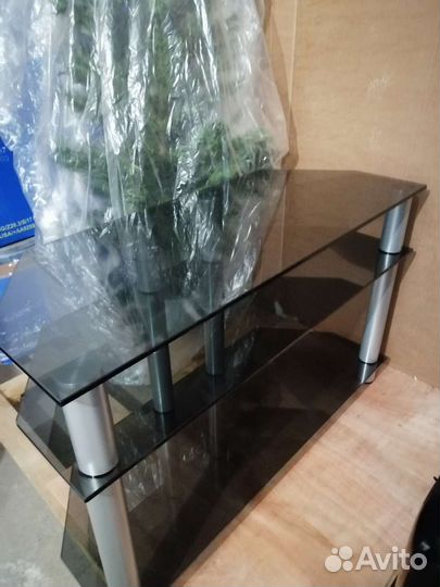 Стеклянная тумба под тв