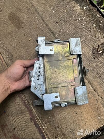 Блок управление ABS Passat b3 535 907 379E