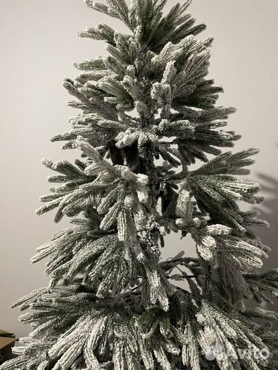 Ель литая заснеженная 210см гирлянда в подарок