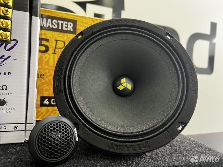 Комплект акустики в автомобиль