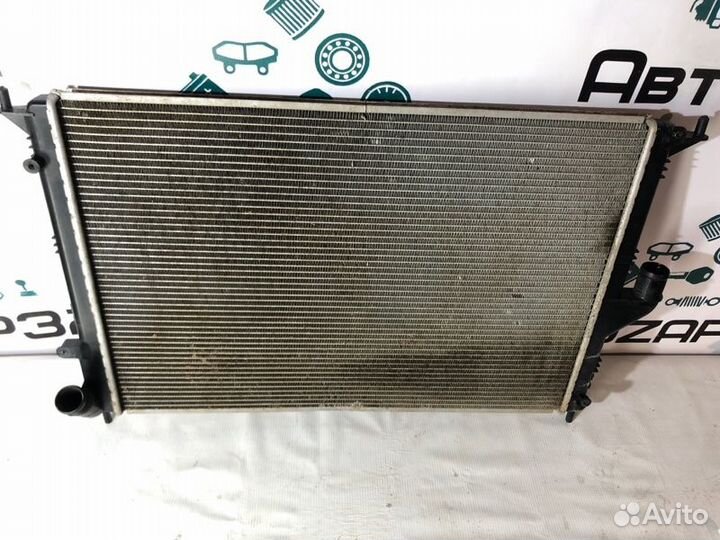 Радиатор охлаждения Renault Duster K4MA690 2013