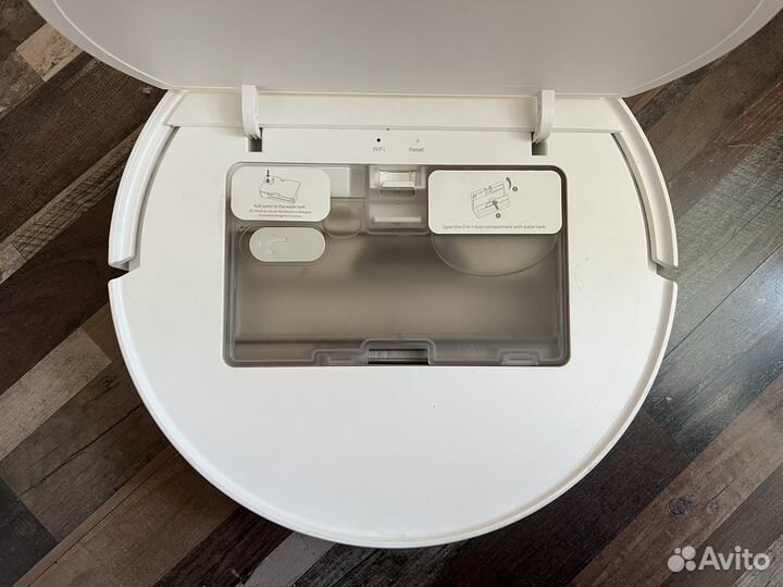 Робот-пылесос Xiaomi Mi Robot Vacuum-Mop Essential