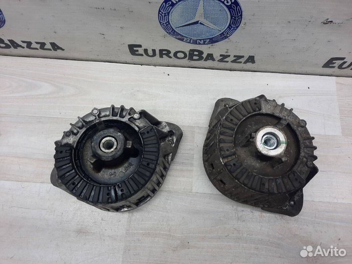 Опора двигателя Mercedes W204