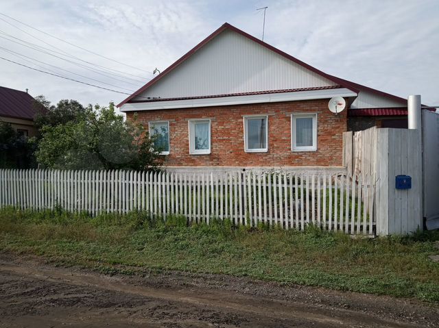 Село бобровка челябинская область. Село Бобровка Троицкий район Челябинская область. Бобровка Челябинская область Троицкий район ул. Октябрьская 1а. Бобровка домики. Троицк Челябинская область село Бобровка.