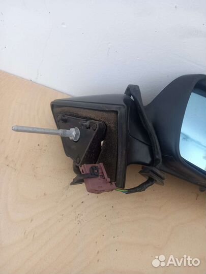 Зеркало боковое правое Peugeot 407