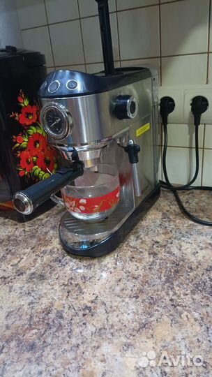 Кофеварка рожковая Kitfort-7106