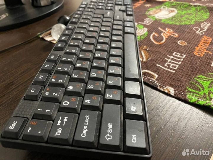 Клавиатура черная проводная карбоновая