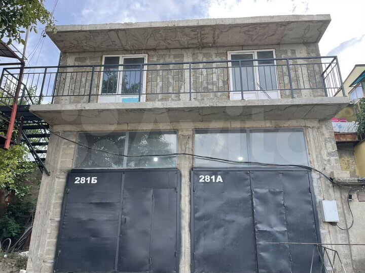 Гараж, > 30 м²