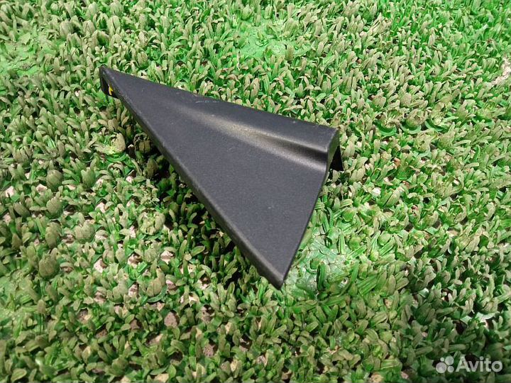 Уголок зеркала внутренний правый Lexus LX570