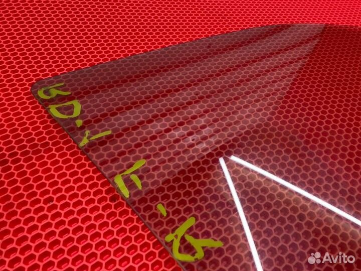 Стекло двери переднее правое Honda Cr-V RD1 B20B