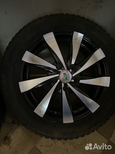 R16 Nokian Tyres Hakkapeliitta 8 205/55, PCD 5x114.3 DIA 70.1