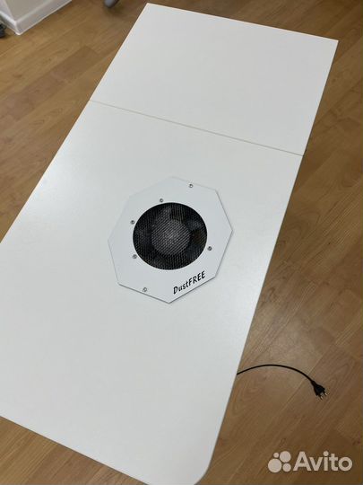 Маникюрный стол складной