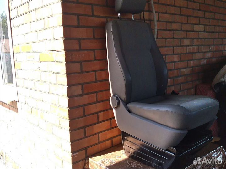 Передние сиденья от фольксваген транспортёр т 5