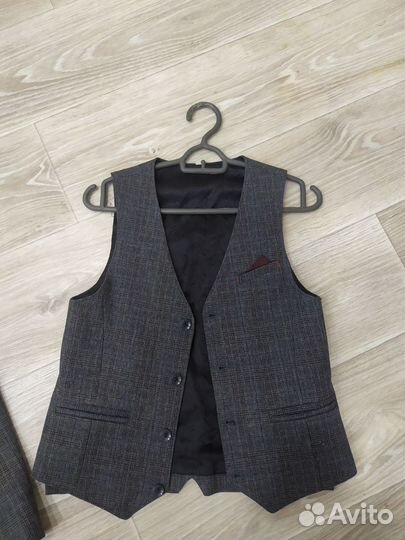 Детские вещи, обувь и ледовые коньки для мальчика