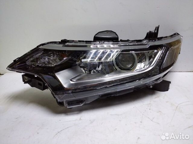 Фара Mitsubishi Outlander 2015-2022