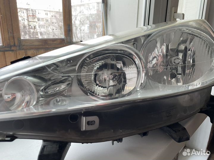 Фара для Peugeot 207 левая