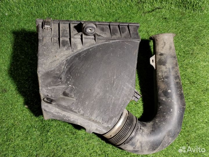 Нижняя часть корпуса воздушного фильтра BMW 7 e38