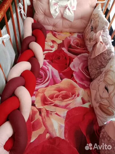 Комплект:бортики в кроватку+одеяло+простынь(новые)