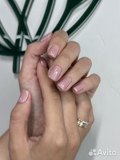 Маникюр и педикюр