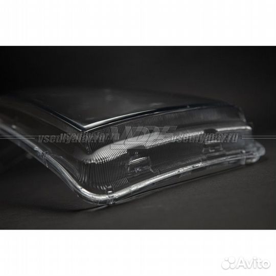 Стекло для фары Toyota Tundra / Sequoia (2006-2017