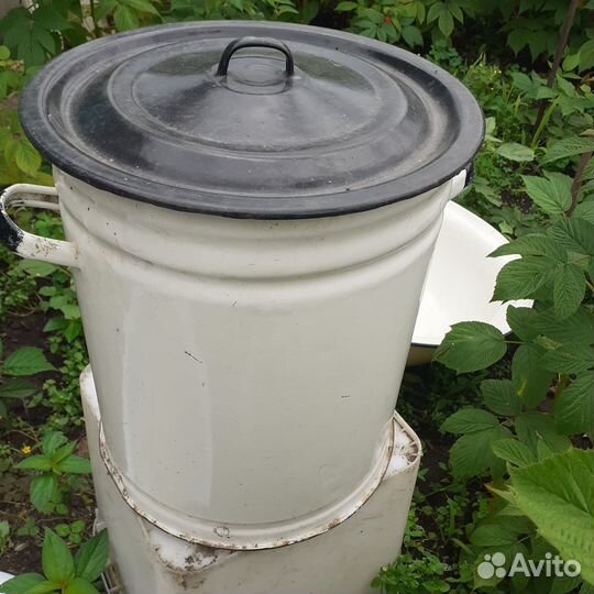 Кастрюля и ведро эмалированное СССР