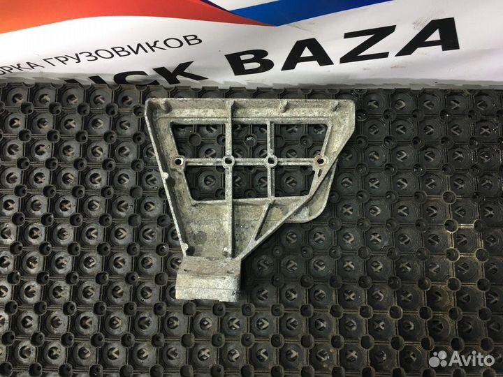 Кронштейн подножки левый Daf XF105, Daf XF95