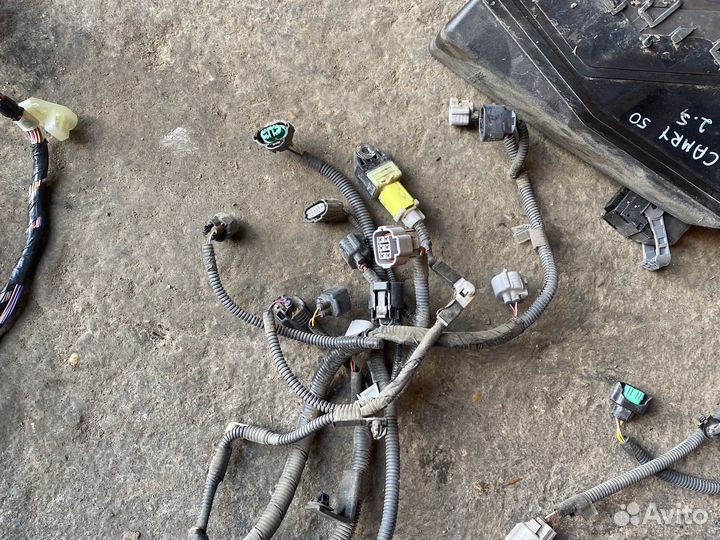 Подкапотная проводка с блоком Toyota Camry 50