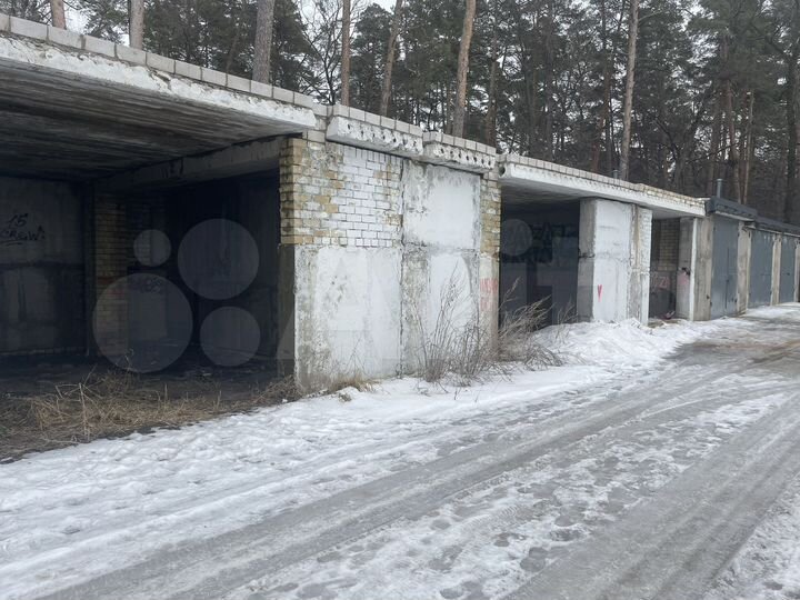 Гараж, > 30 м²