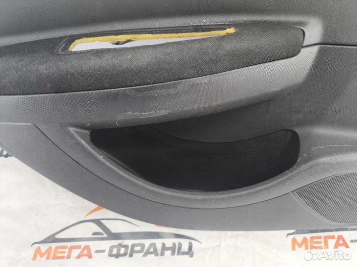Обшивка боковой двери задняя левая Citroen C4